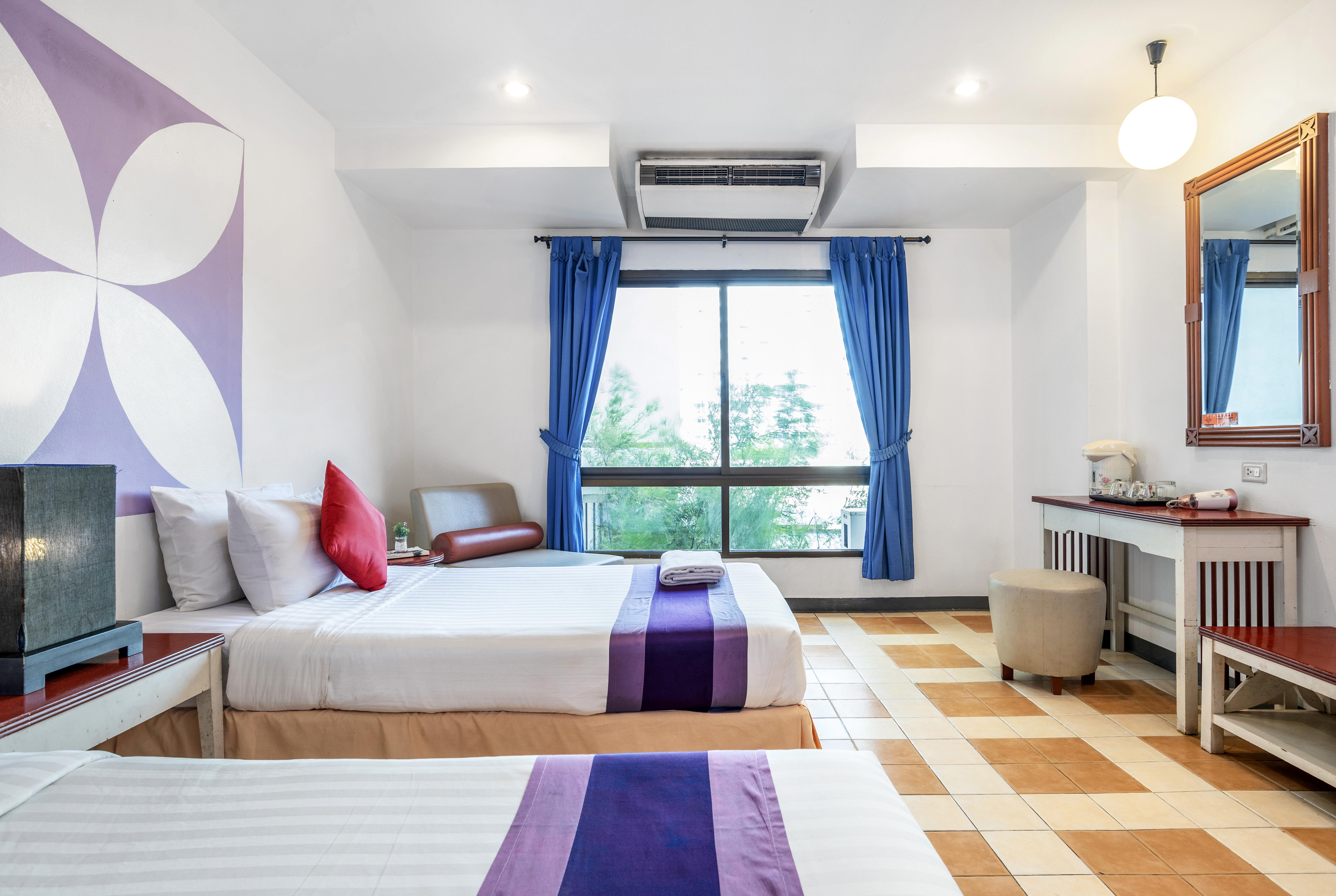 Sawasdee Sea View Hotell Pattaya Exteriör bild